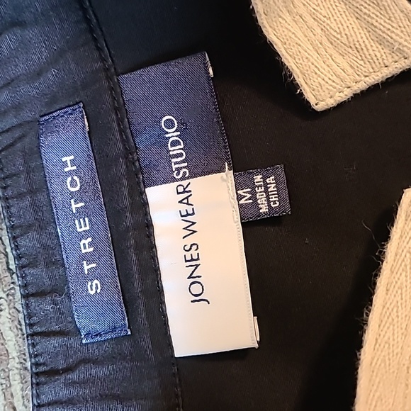 Jones Wear Studio Blouse - Picture 7 of 12